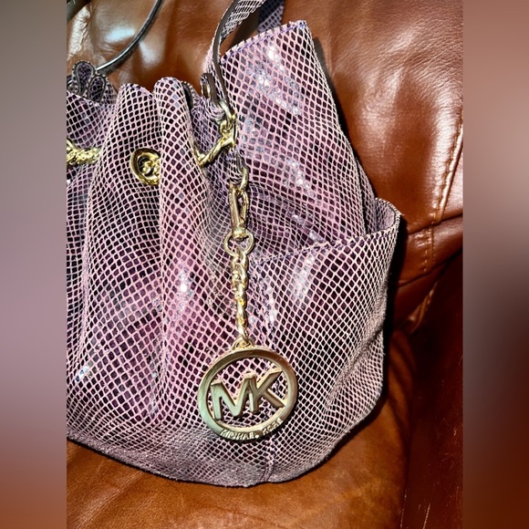 Michael Kors Python Embossed Leather Jet Set Chain Tote with matching wallet. - Picture 5 of 10